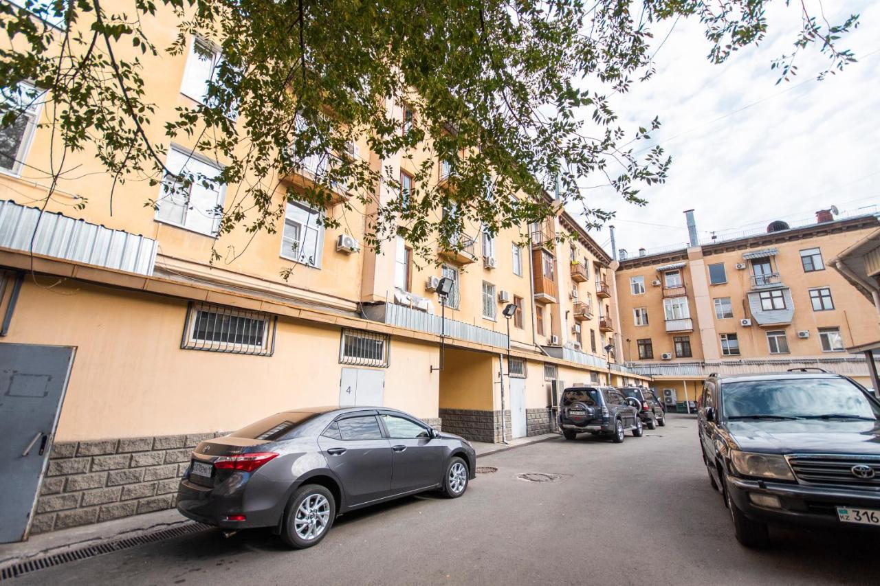 Comfortable Apartment In The Golden Square. Ałma Ata Zewnętrze zdjęcie
